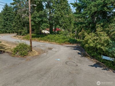 206 1st Place S, Des Moines, WA 98198 - Photo 2