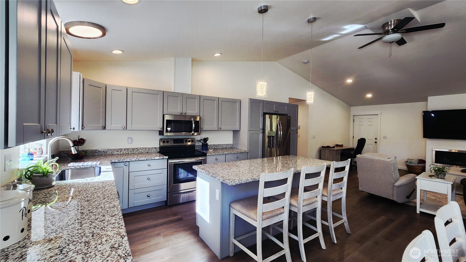 371 Centaurus Avenue SW, Ocean Shores, WA 98569