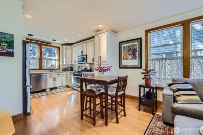 11740 Burke Avenue N, Seattle, WA 98133 - Photo 12