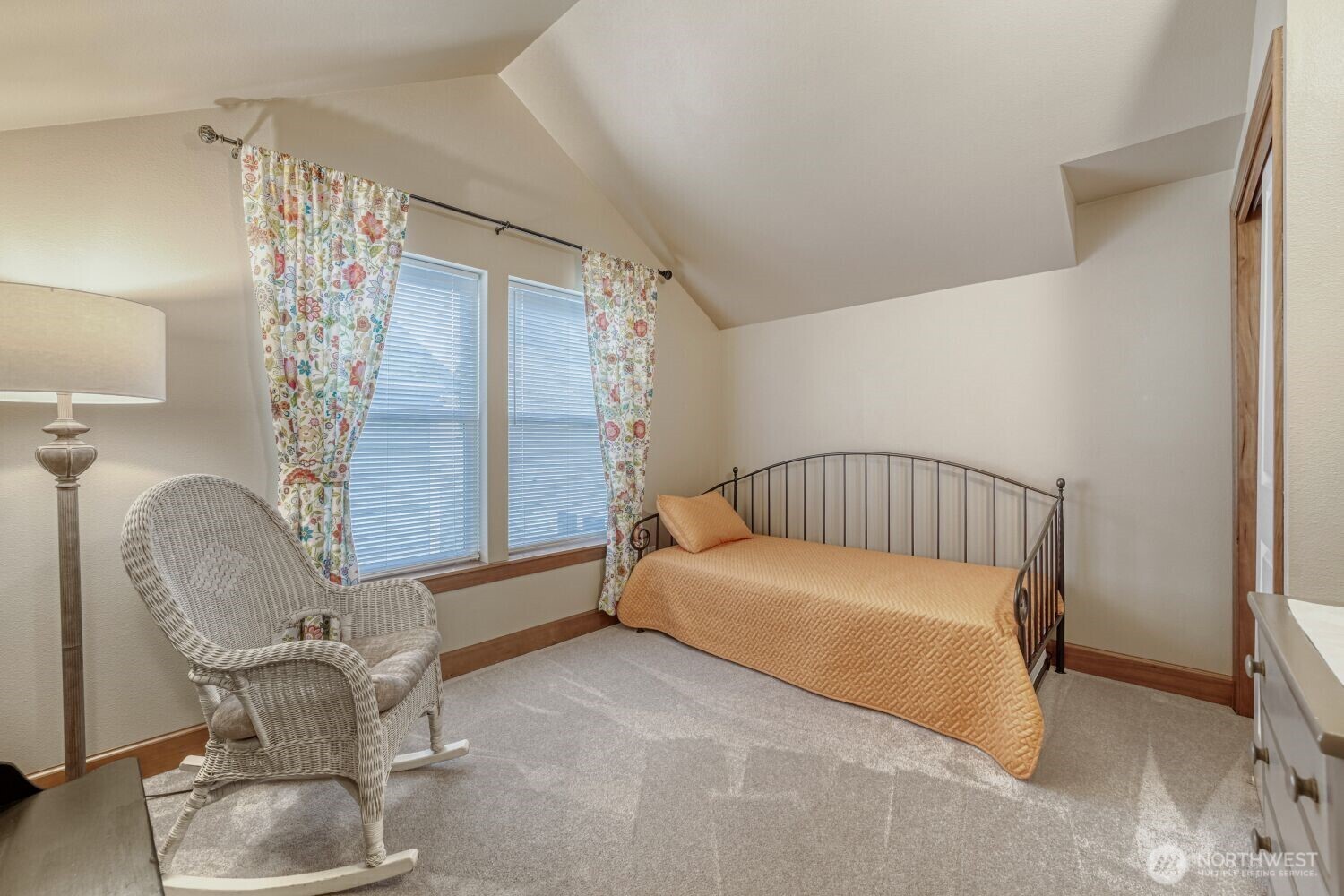 11740 Burke Avenue N, Seattle, WA 98133