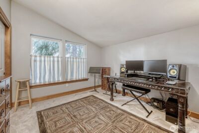 11740 Burke Avenue N, Seattle, WA 98133 - Photo 18
