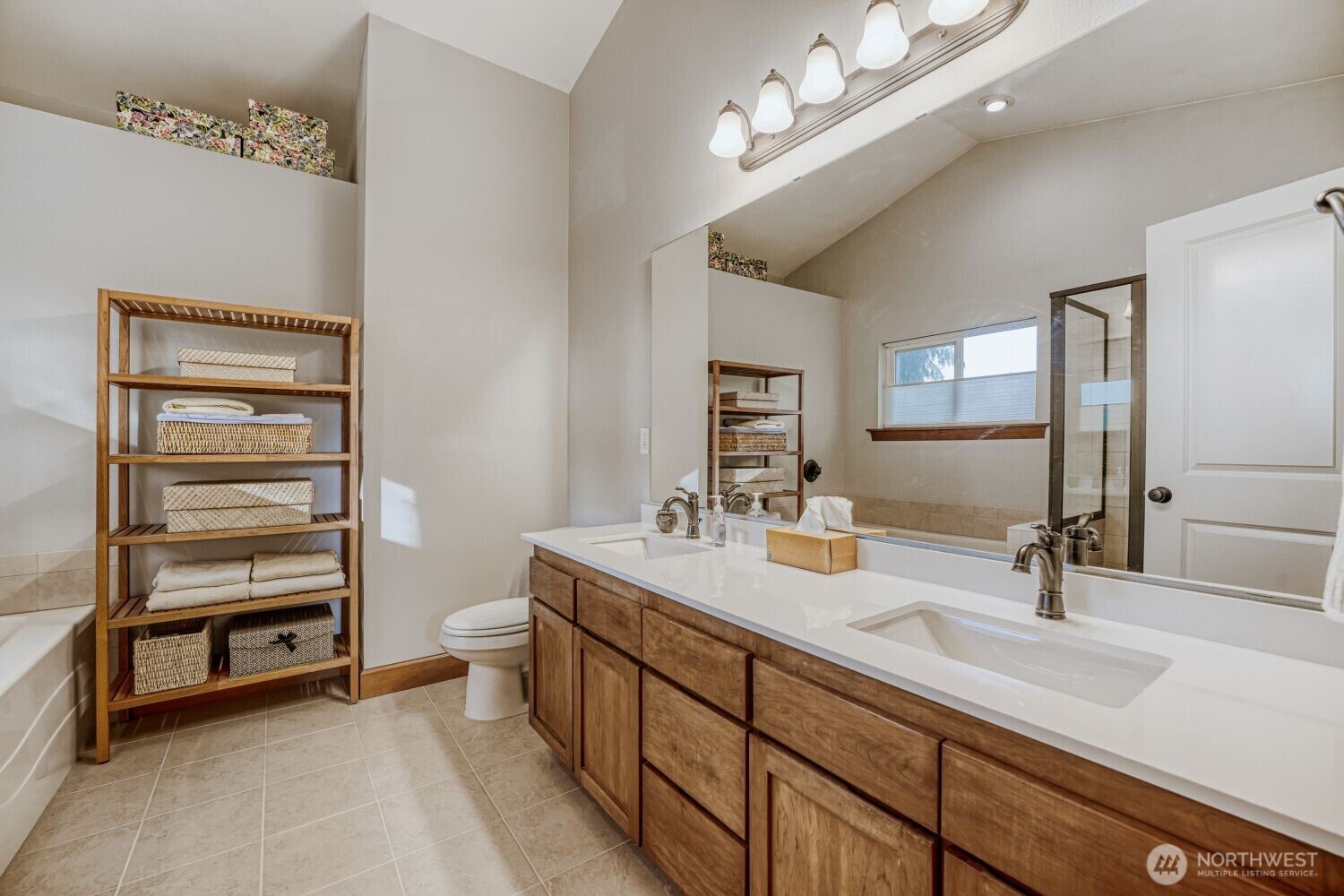 11740 Burke Avenue N, Seattle, WA 98133