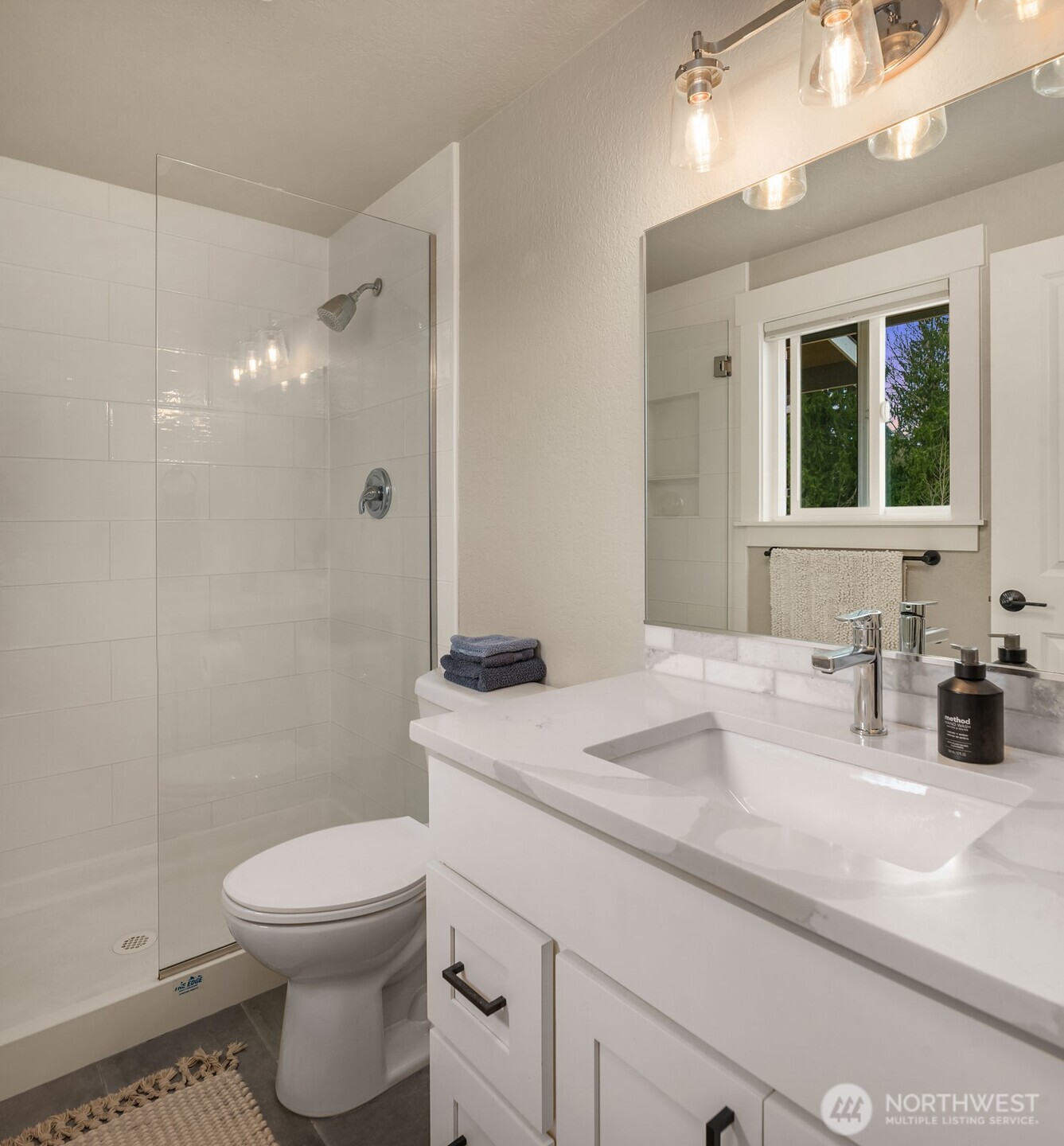 17407 3rd Avenue SE, Bothell, WA 98012