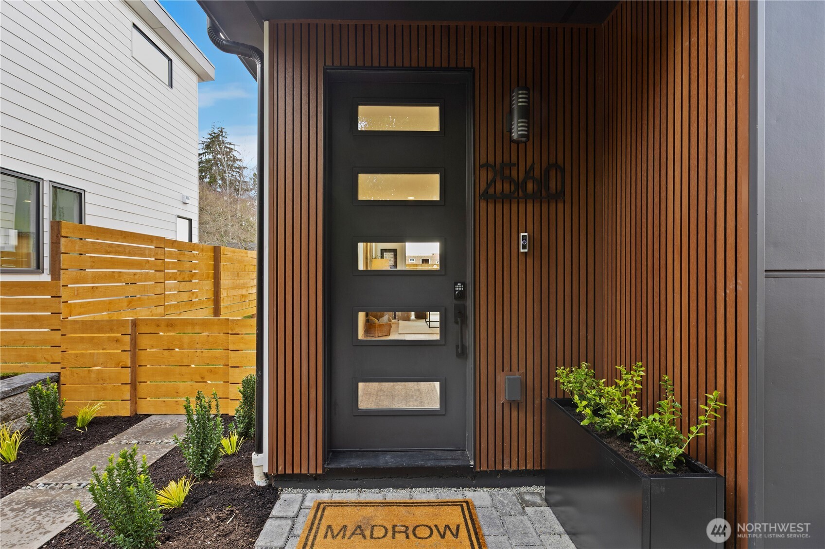 2560 30th Avenue W, Seattle, WA 98199