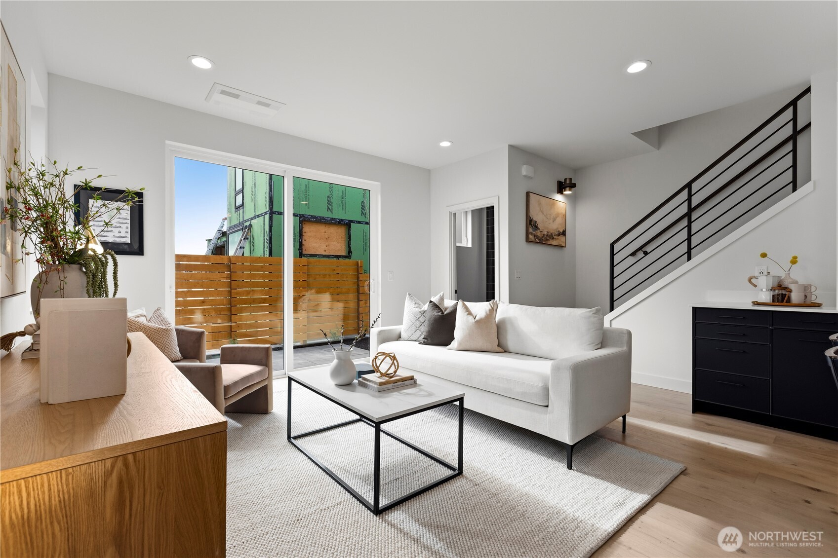 2560 30th Avenue W, Seattle, WA 98199