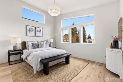 2560 30th Avenue W, Seattle, WA 98199 - Photo 12