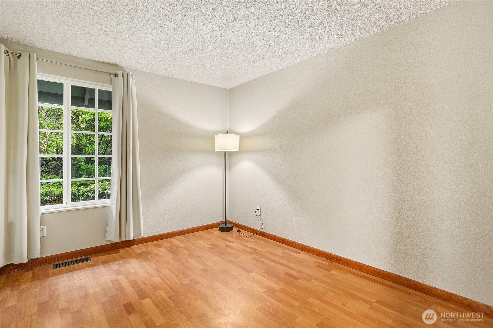 14203 NE 63rd Court , Redmond, WA 98052