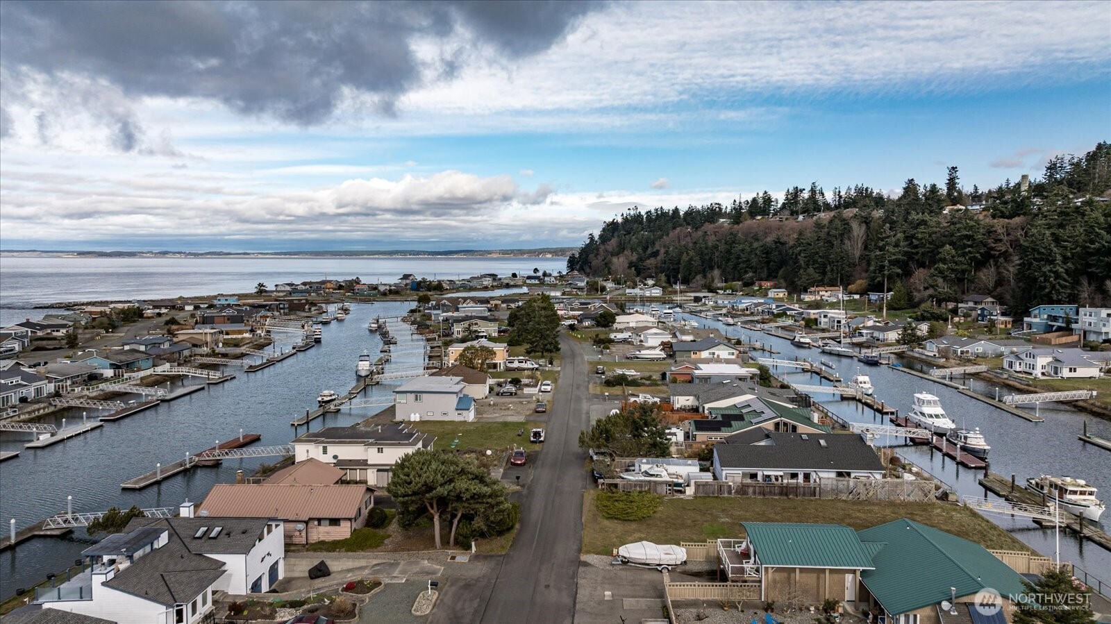 3661 Shorewood Avenue , Greenbank, WA 98253