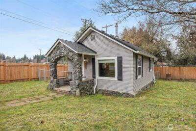 926 Austin Avenue , Port Orchard, WA 98366-4306