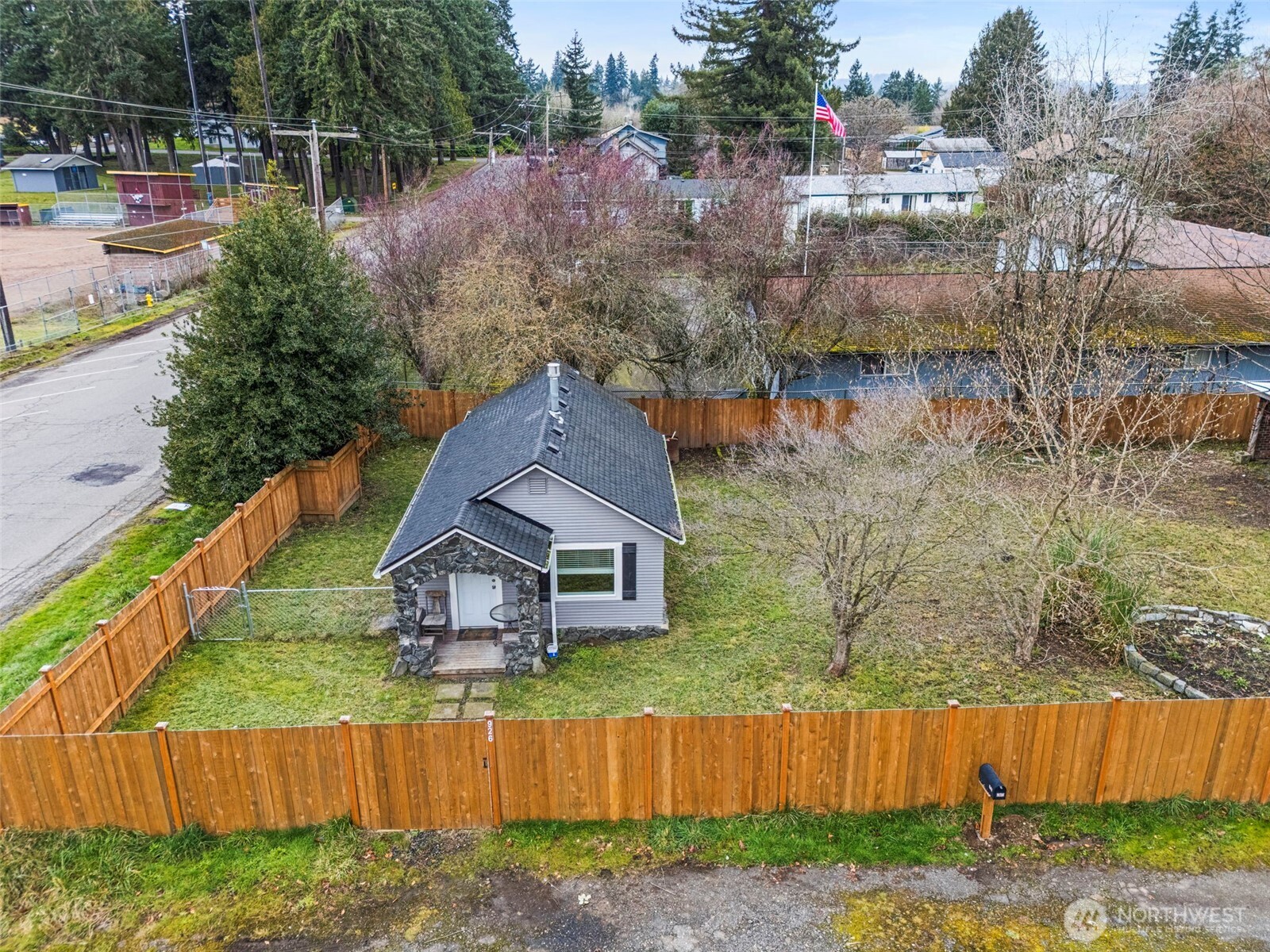 926 Austin Avenue , Port Orchard, WA 98366-4306
