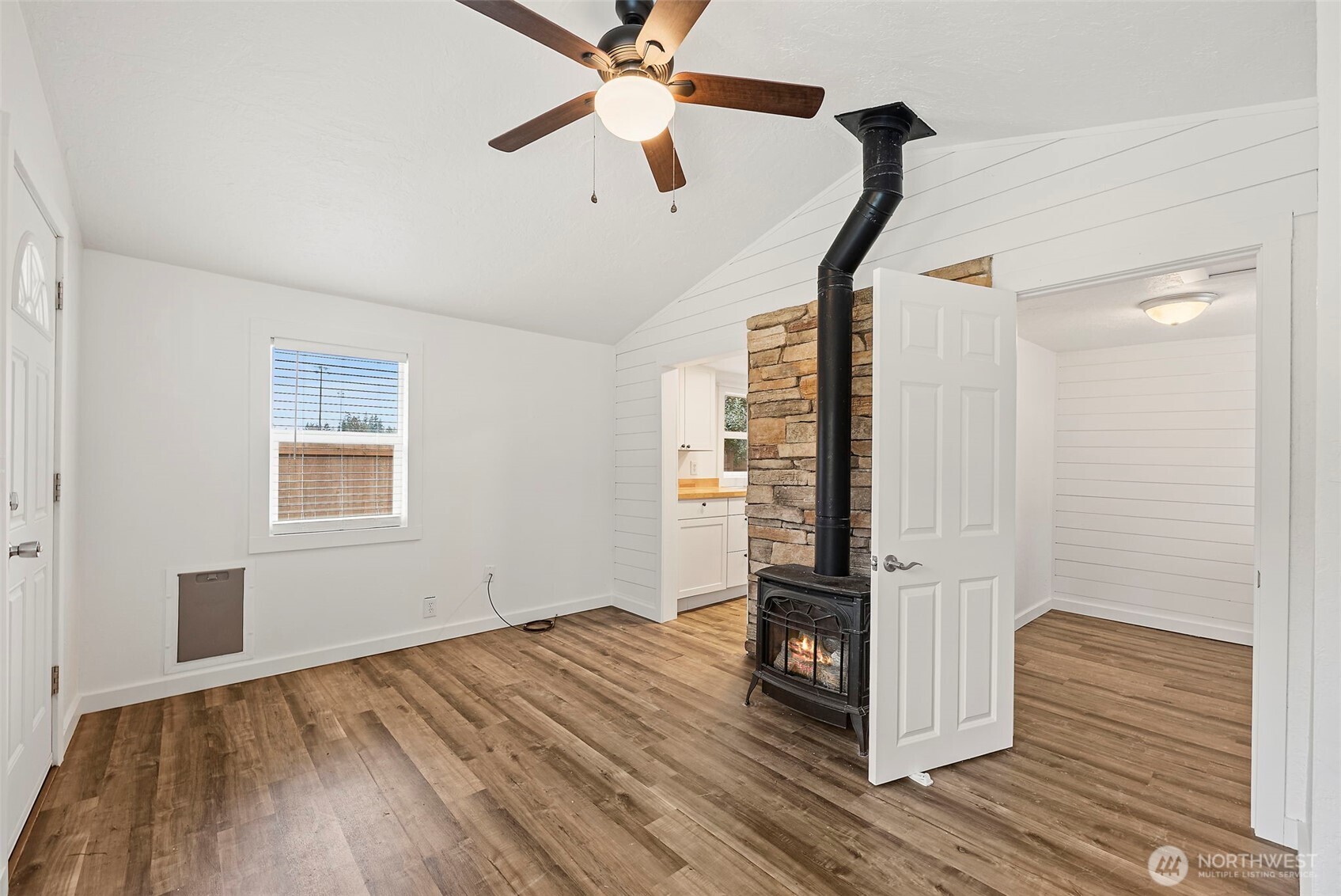 926 Austin Avenue , Port Orchard, WA 98366-4306