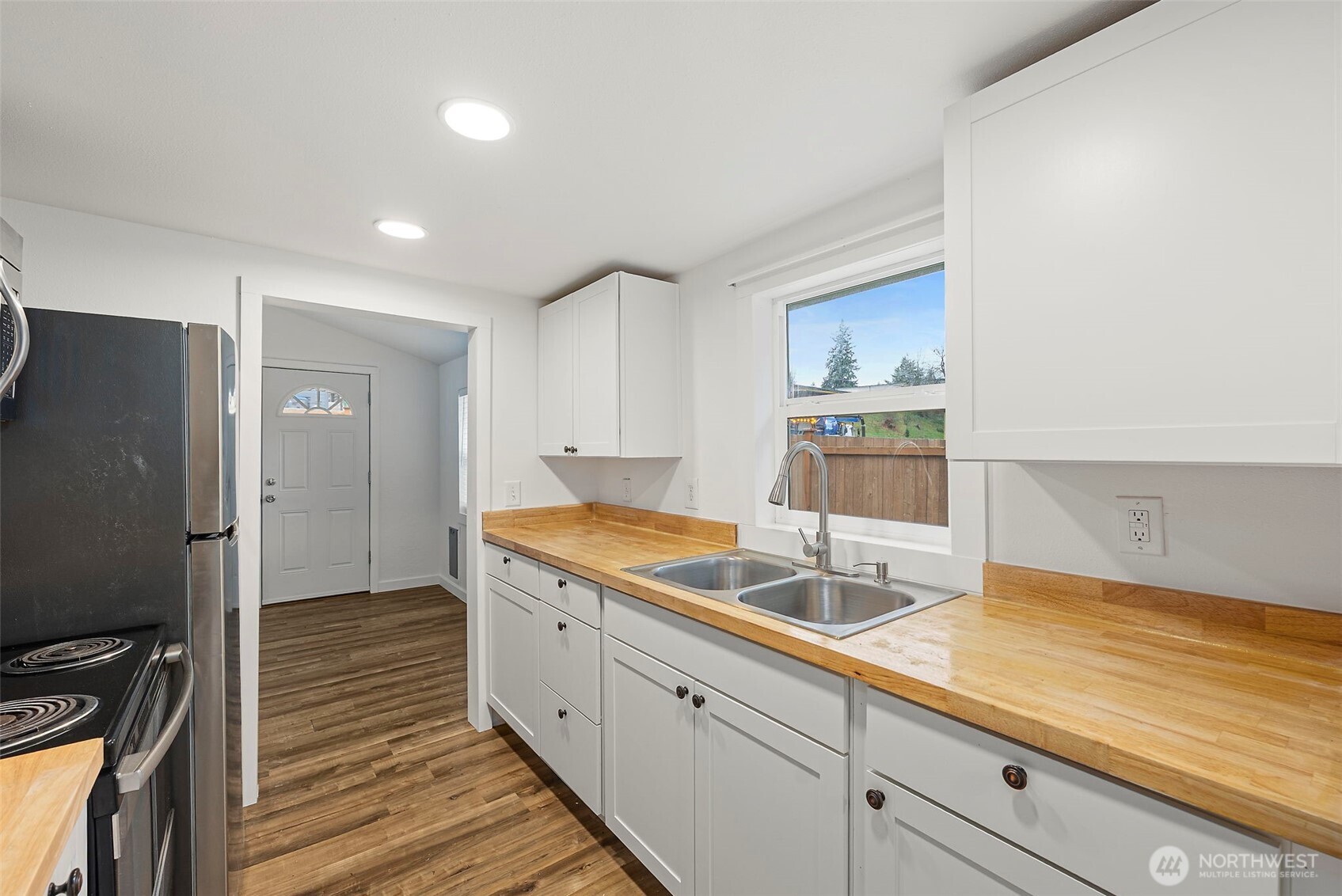 926 Austin Avenue , Port Orchard, WA 98366-4306