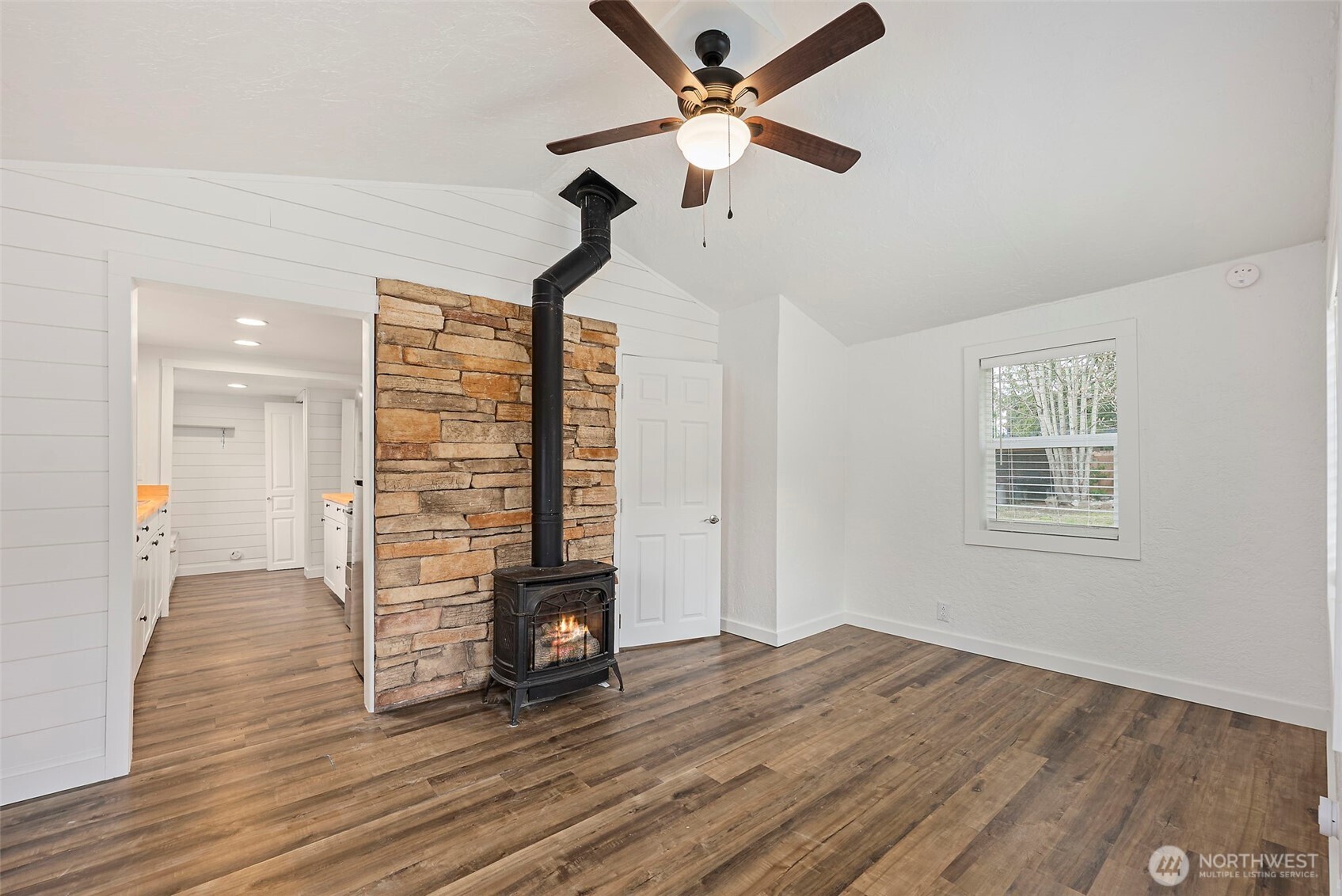 926 Austin Avenue , Port Orchard, WA 98366-4306