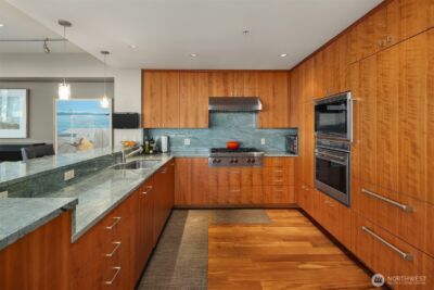 10700 NE 4th Street #3016, Bellevue, WA 98004 - Photo 4