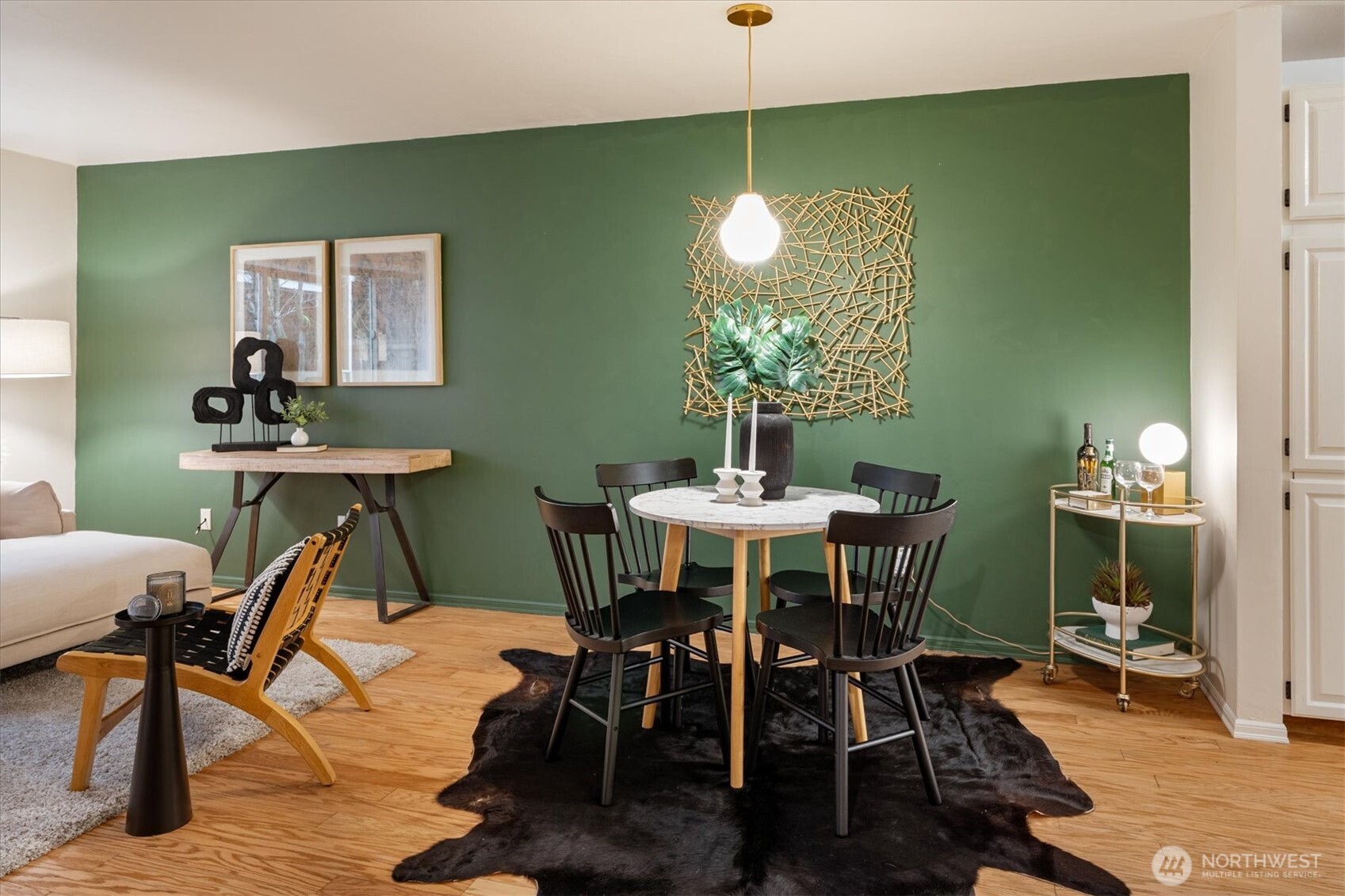 3820 NE 155th Place #403, Lake Forest Park, WA 98155