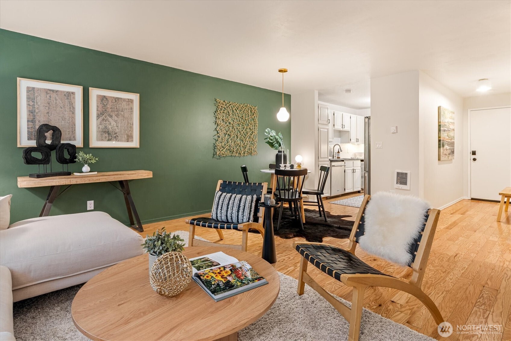 3820 NE 155th Place #403, Lake Forest Park, WA 98155