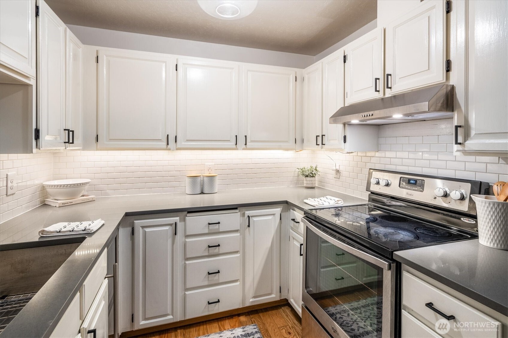 3820 NE 155th Place #403, Lake Forest Park, WA 98155