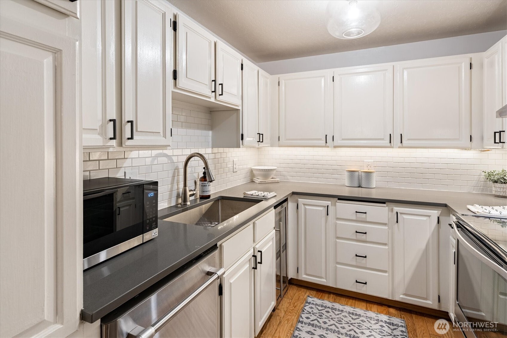 3820 NE 155th Place #403, Lake Forest Park, WA 98155