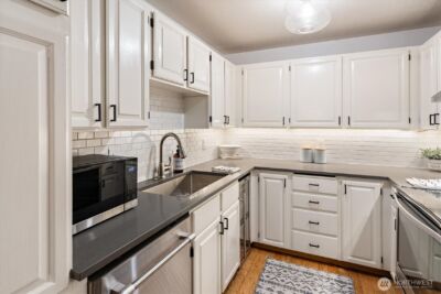 3820 NE 155th Place #403, Lake Forest Park, WA 98155 - Photo 9