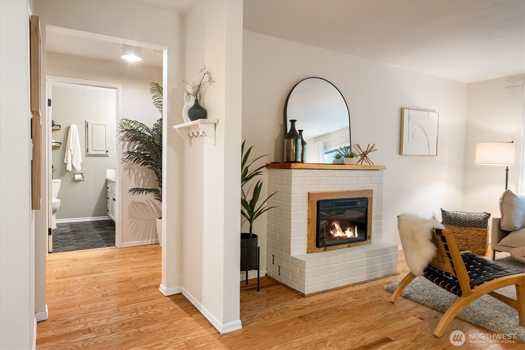 3820 NE 155th Place #403, Lake Forest Park, WA 98155