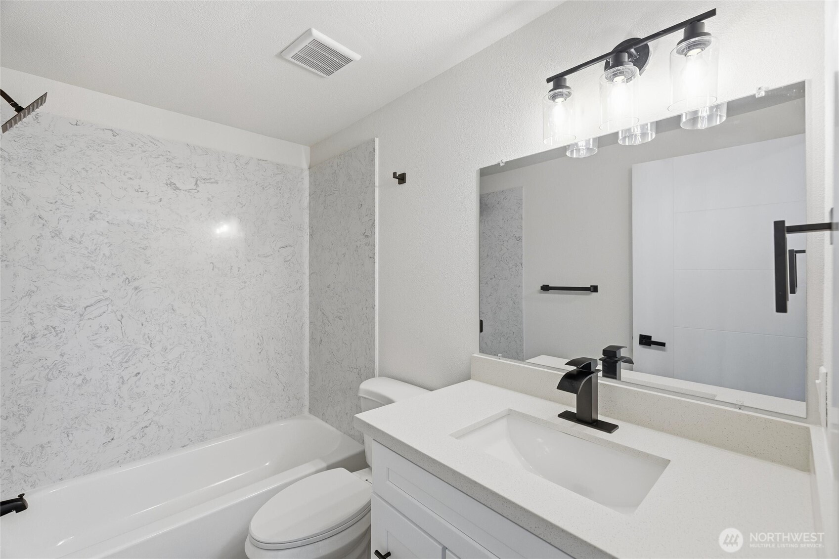 3234 Whitney Dr , Oak Harbor, WA 98277