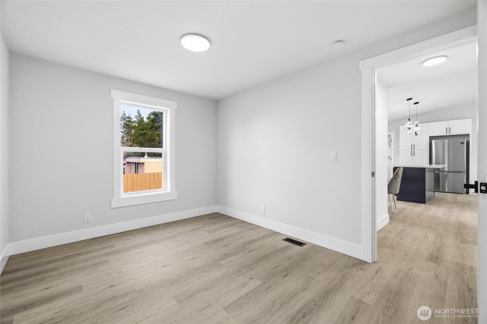 3234 Whitney Dr , Oak Harbor, WA 98277