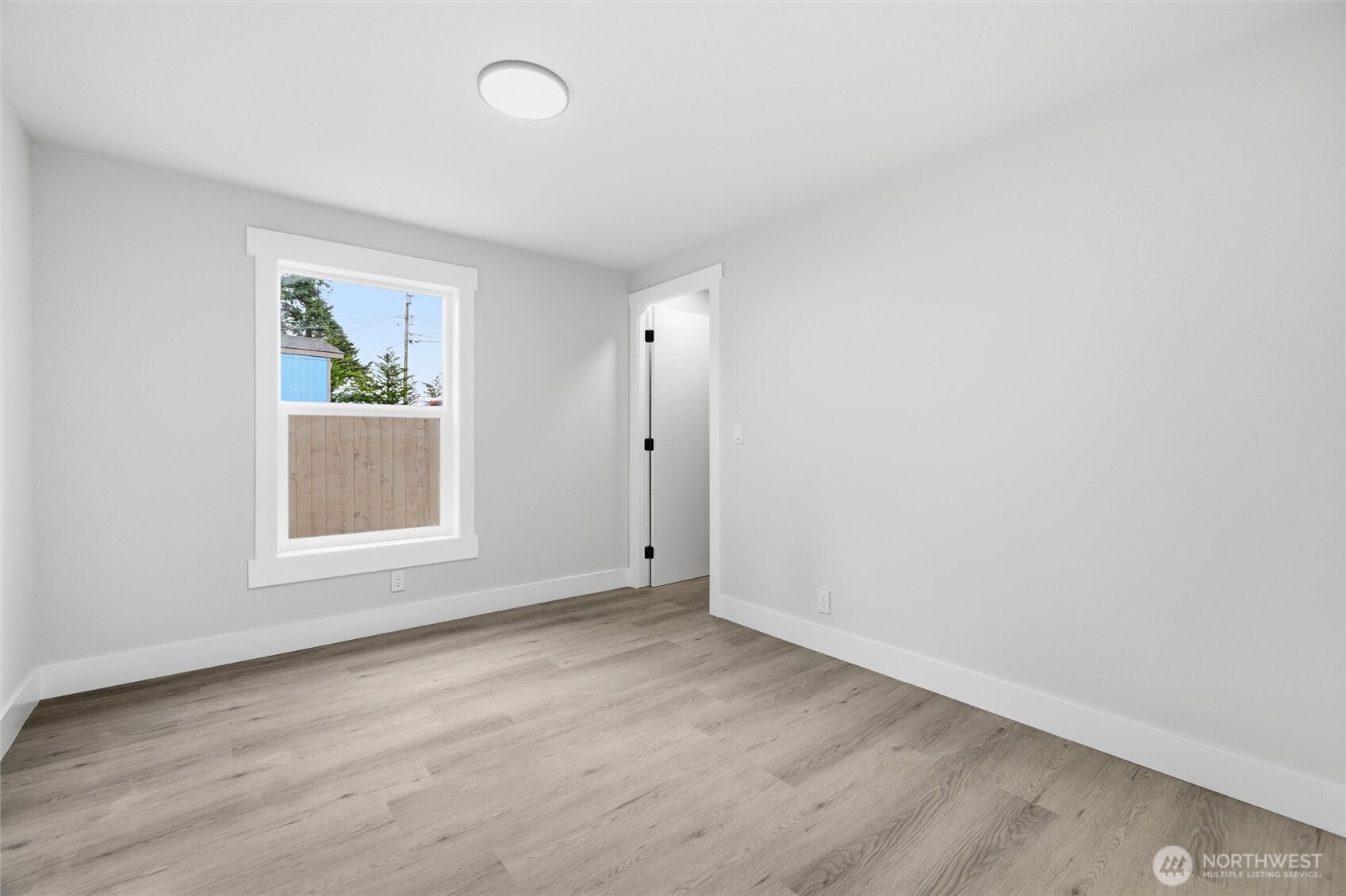 3234 Whitney Dr , Oak Harbor, WA 98277