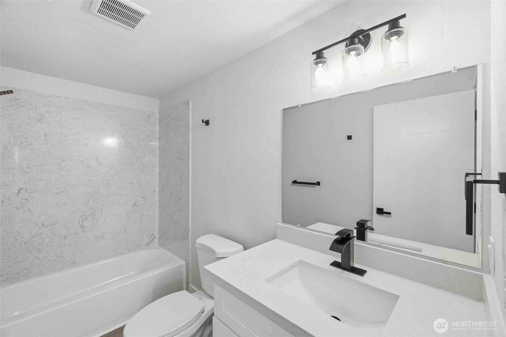 3234 Whitney Dr , Oak Harbor, WA 98277