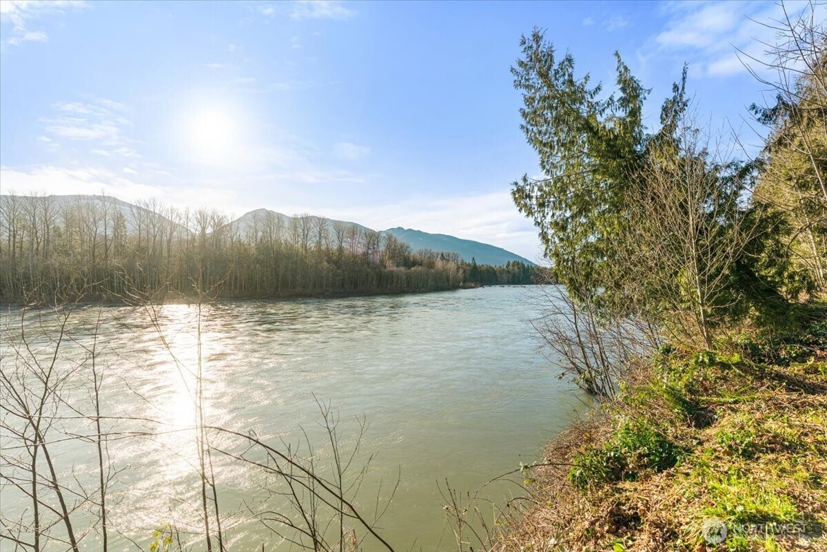 41722 S Shore Drive , Concrete, WA 98237