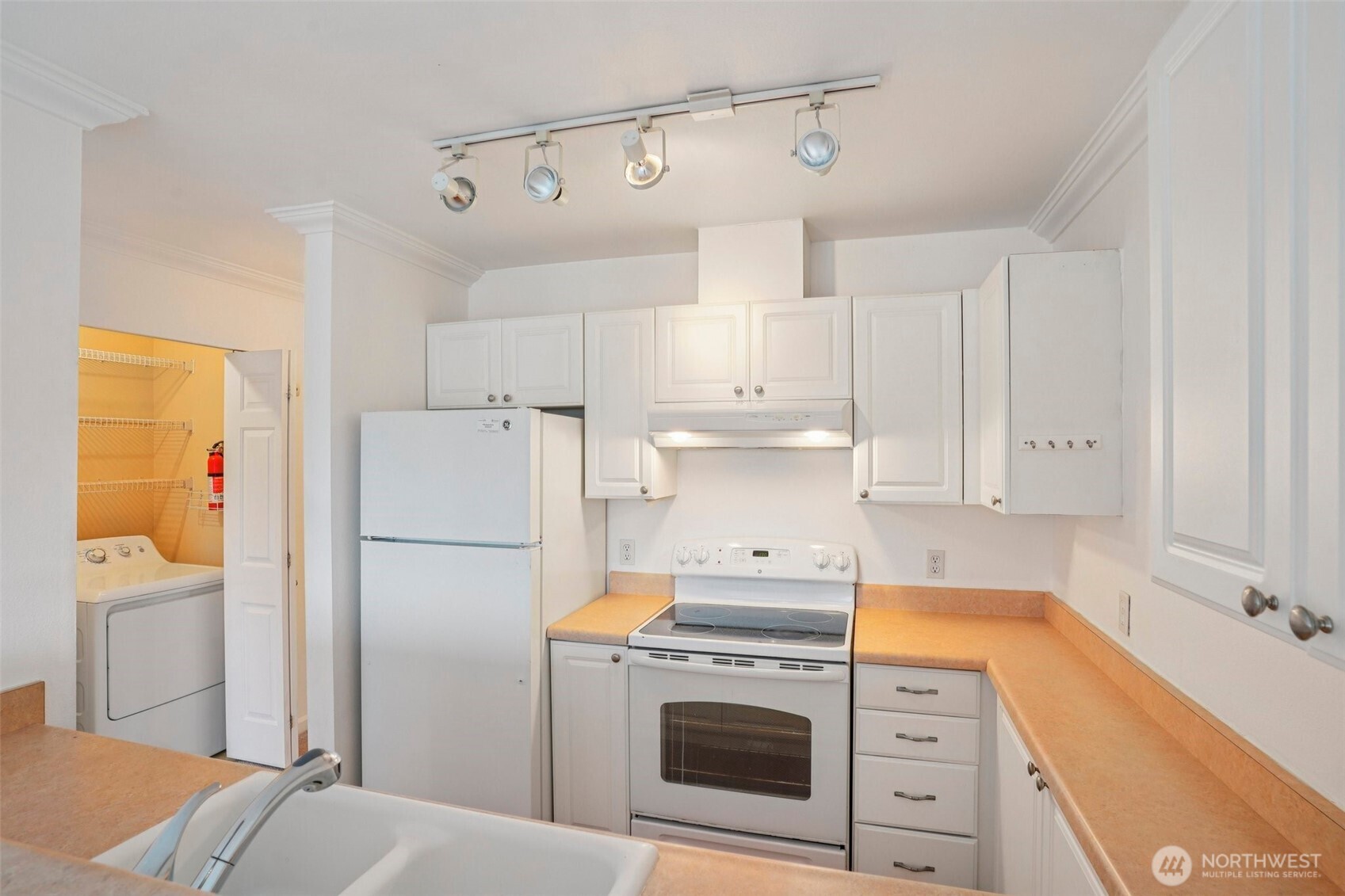 33020 10th Avenue SW #V302, Federal Way, WA 98003