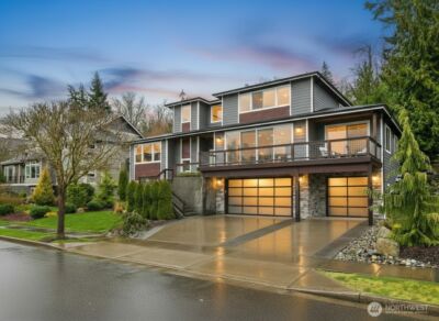 921 Whitewater Drive , Bellingham, WA 98229-3125