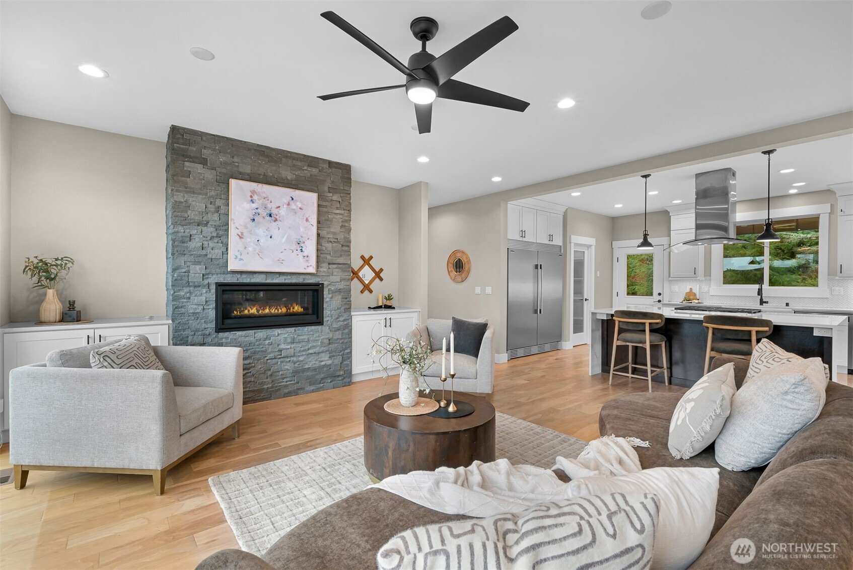 921 Whitewater Drive , Bellingham, WA 98229-3125