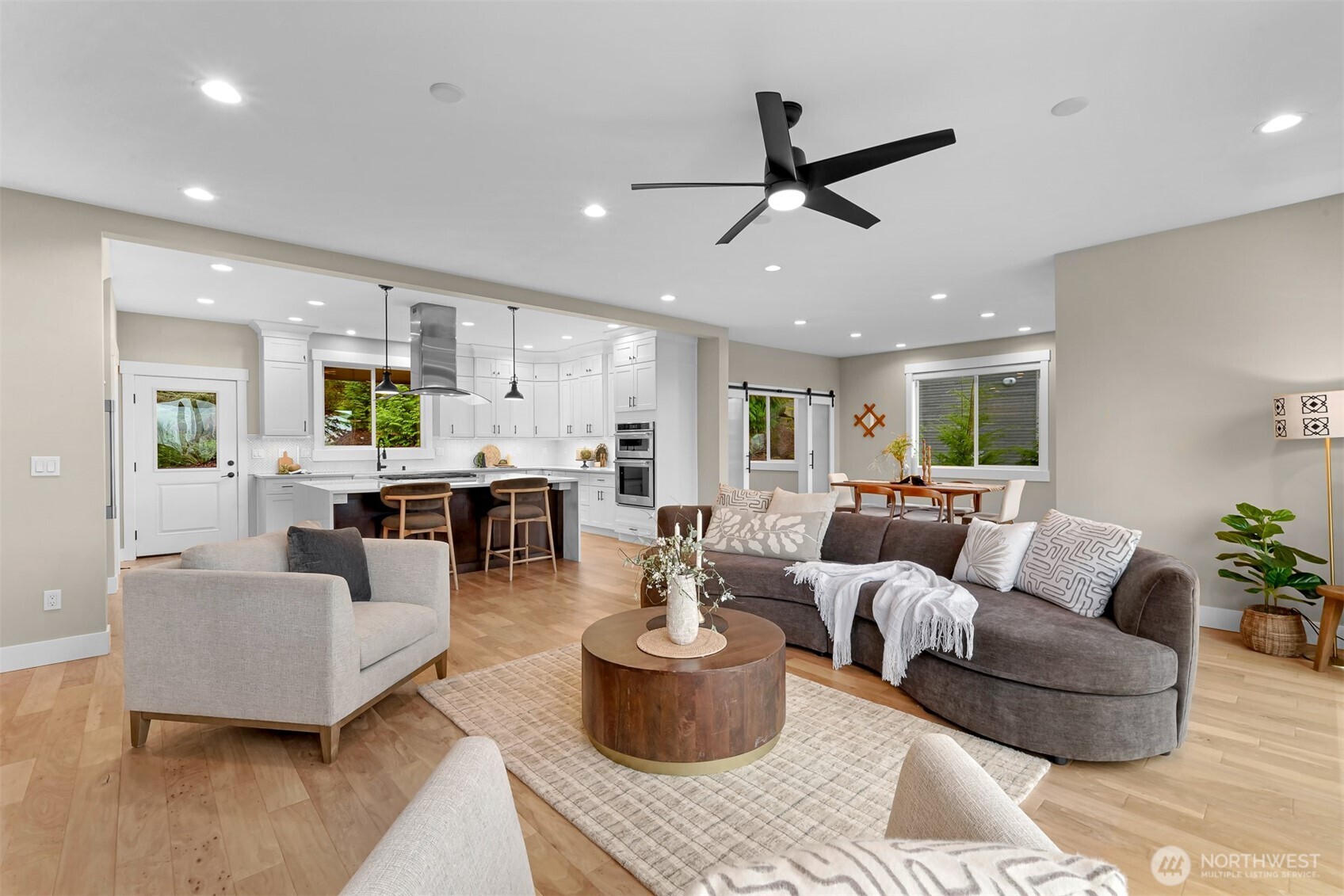 921 Whitewater Drive , Bellingham, WA 98229-3125