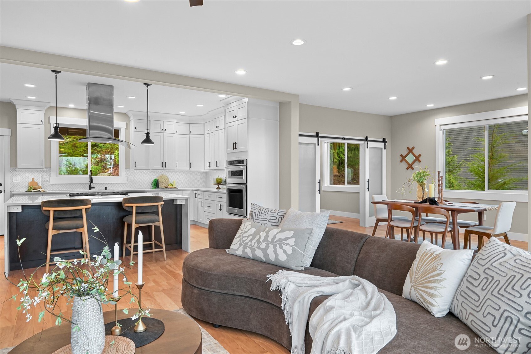 921 Whitewater Drive , Bellingham, WA 98229-3125