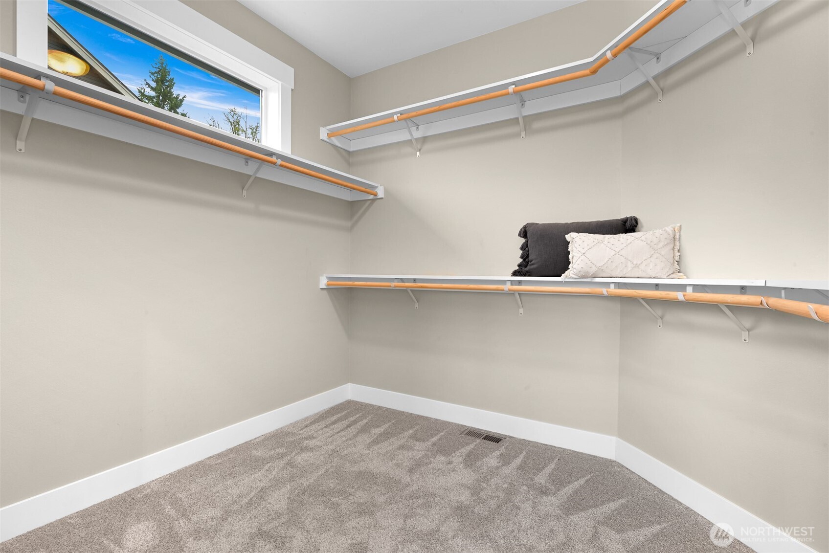 921 Whitewater Drive , Bellingham, WA 98229-3125