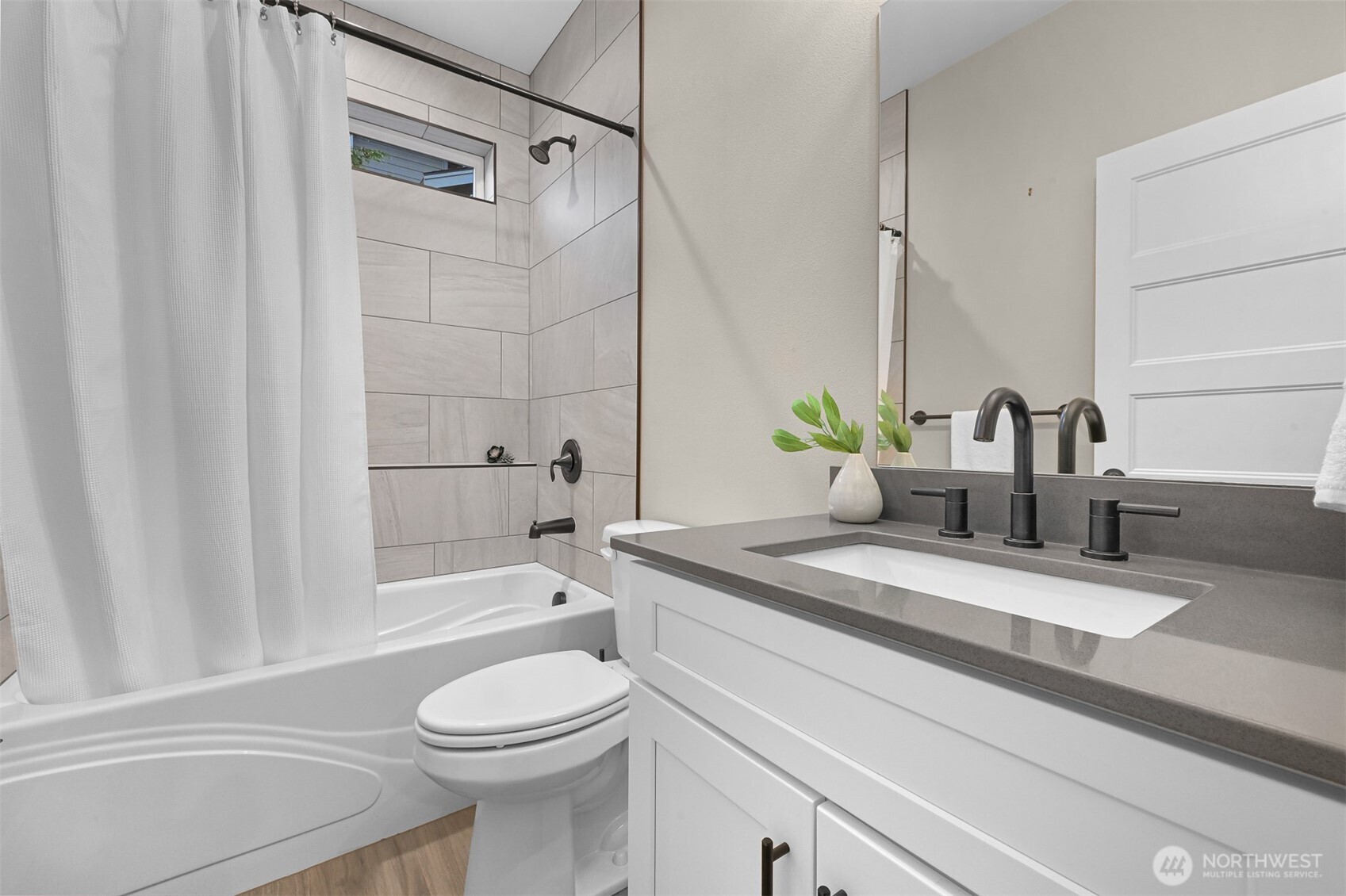 921 Whitewater Drive , Bellingham, WA 98229-3125