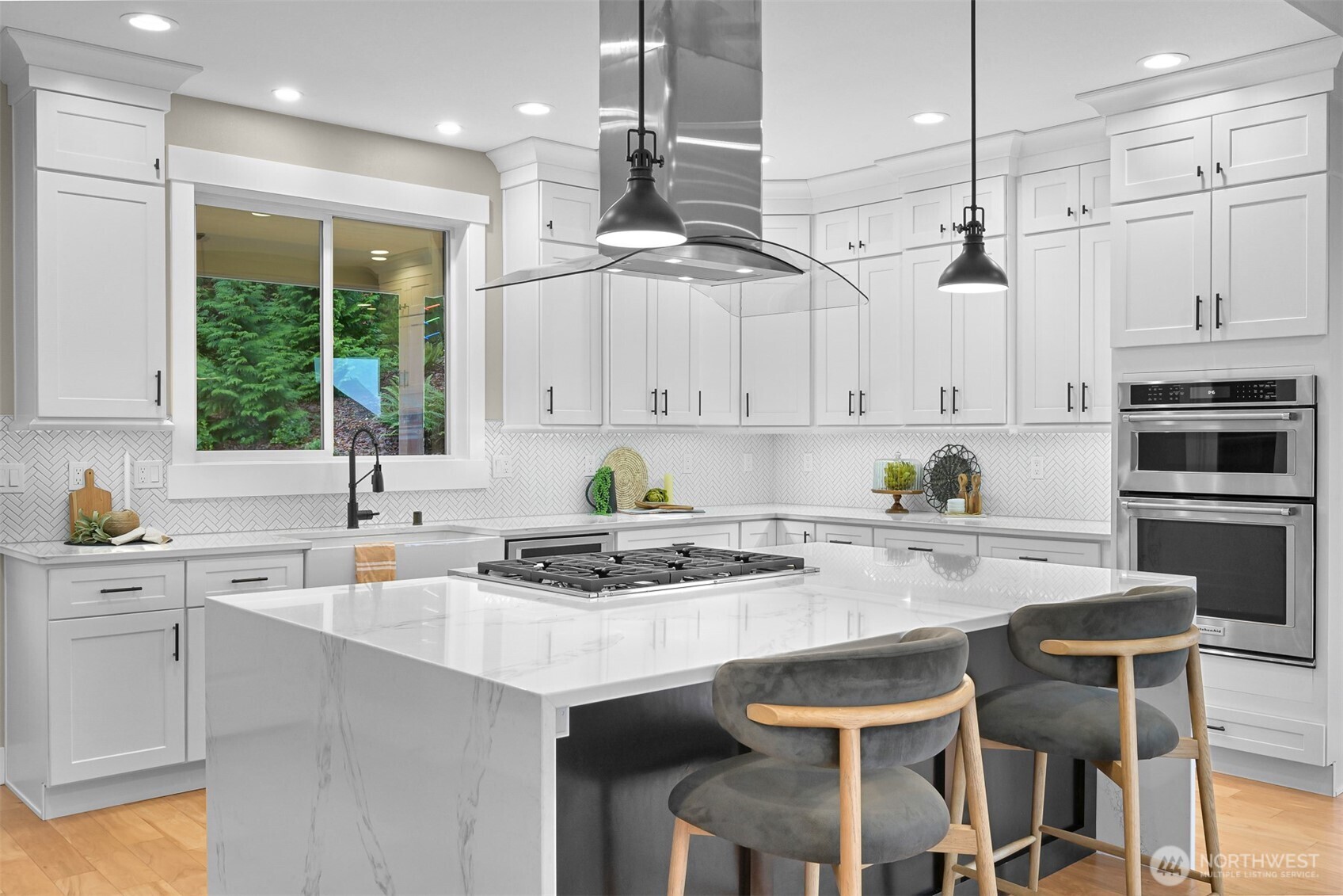 921 Whitewater Drive , Bellingham, WA 98229-3125