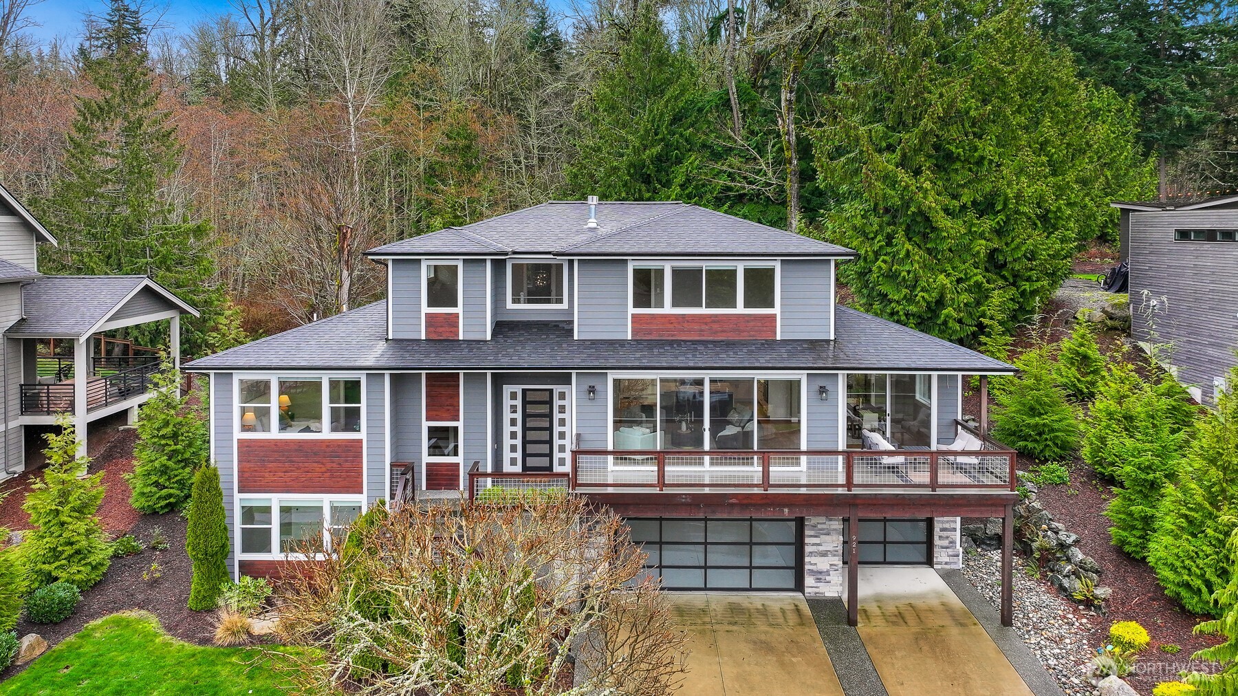 921 Whitewater Drive , Bellingham, WA 98229-3125