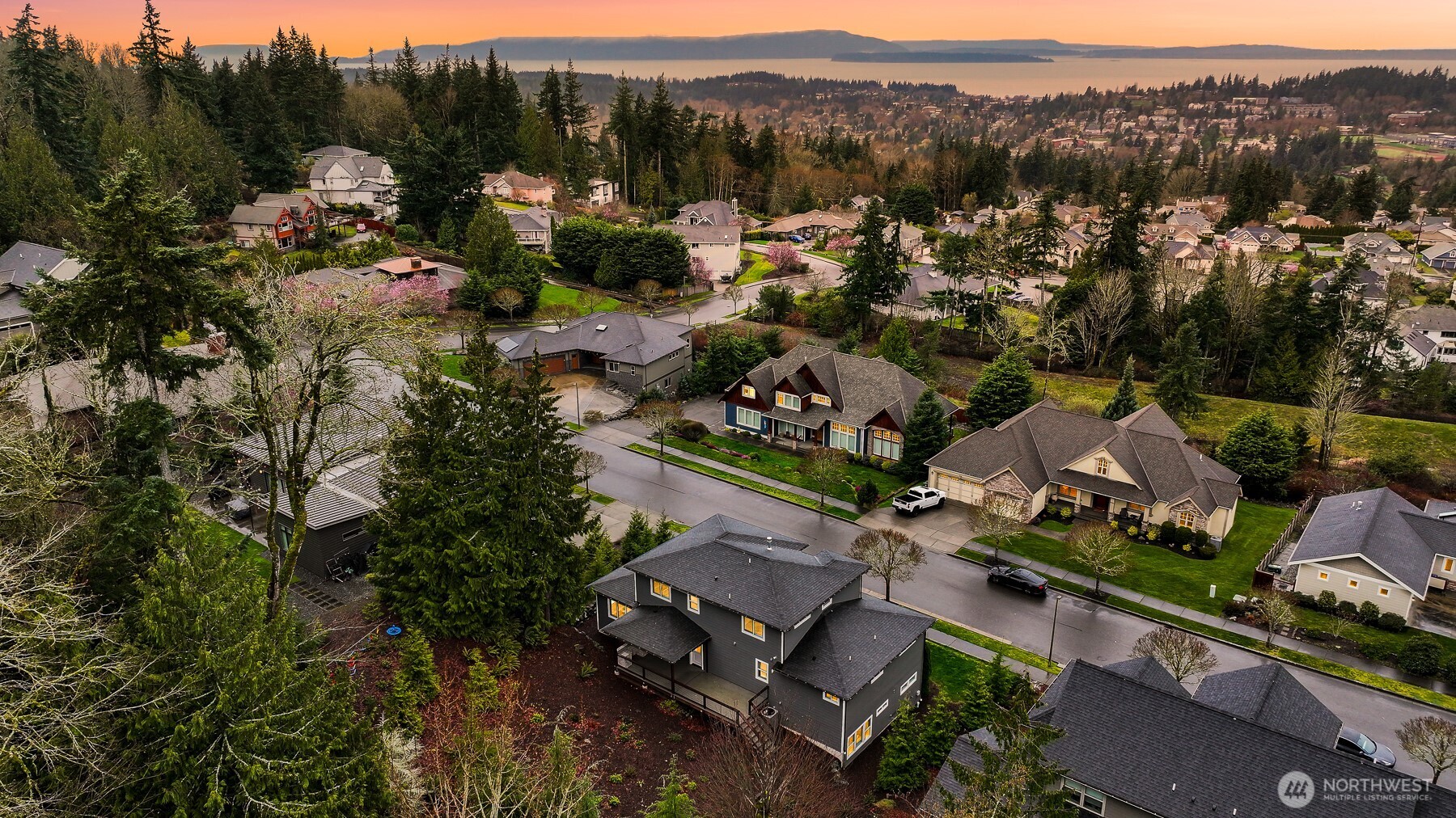 921 Whitewater Drive , Bellingham, WA 98229-3125