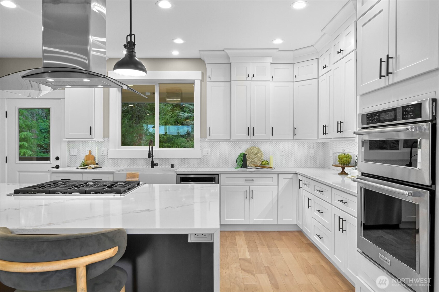 921 Whitewater Drive , Bellingham, WA 98229-3125