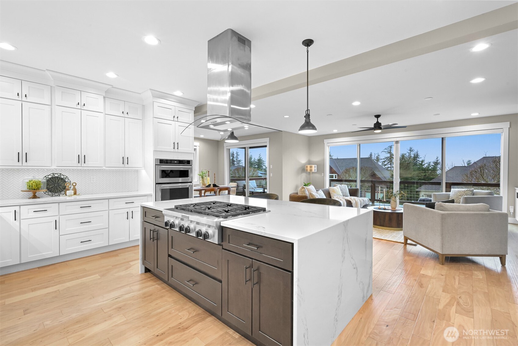 921 Whitewater Drive , Bellingham, WA 98229-3125