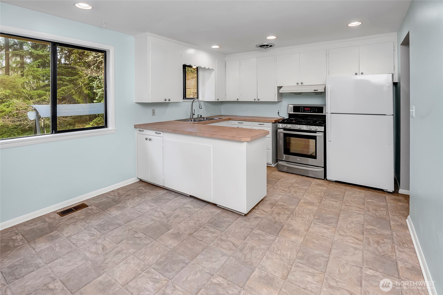 1840 NE 171 Street , Shoreline, WA 98155