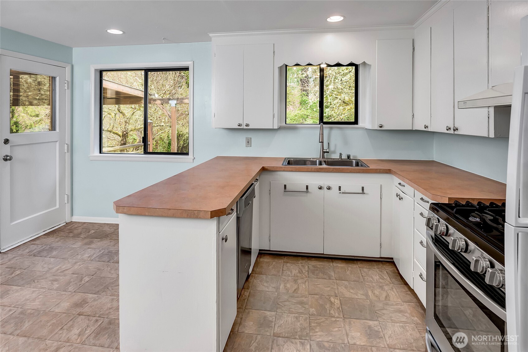 1840 NE 171 Street , Shoreline, WA 98155