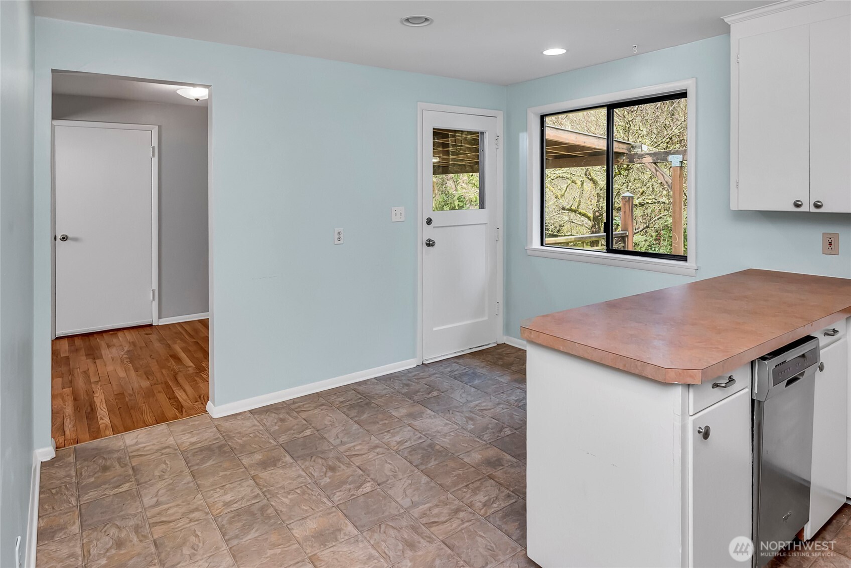 1840 NE 171 Street , Shoreline, WA 98155