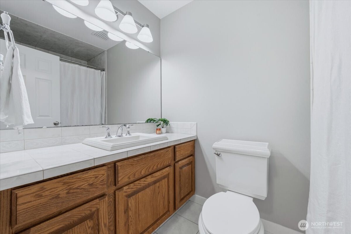 879 881 Kamus Way , Fox Island, WA 98333