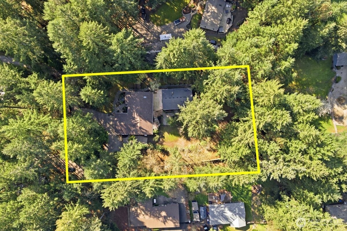 879 881 Kamus Way , Fox Island, WA 98333