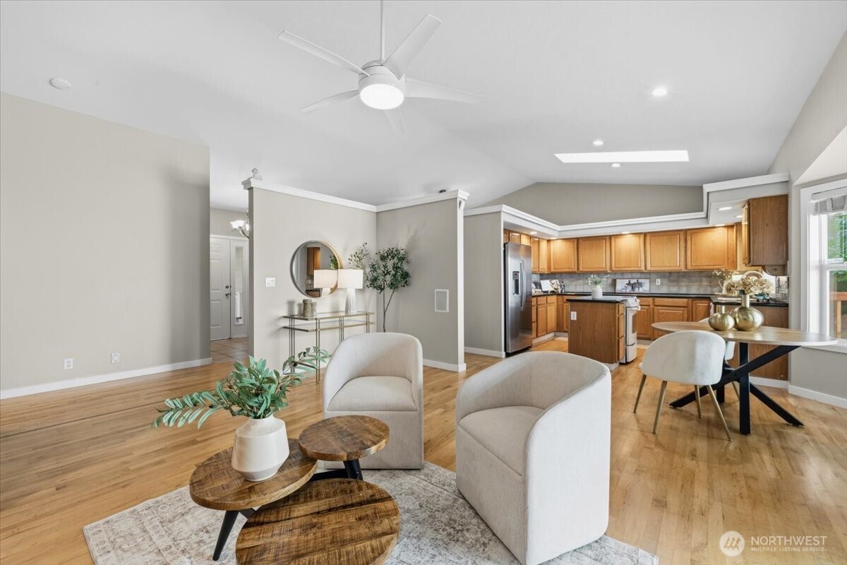 879 881 Kamus Way , Fox Island, WA 98333