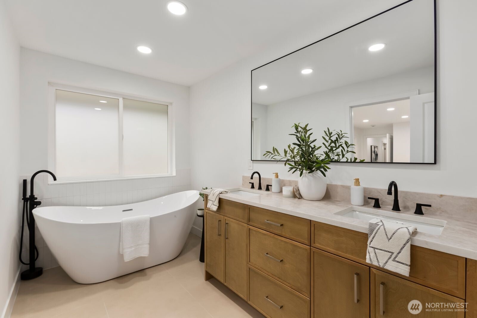 10611 Jovita Boulevard E, Edgewood, WA 98372