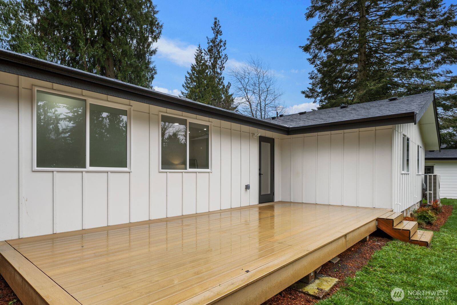 10611 Jovita Boulevard E, Edgewood, WA 98372