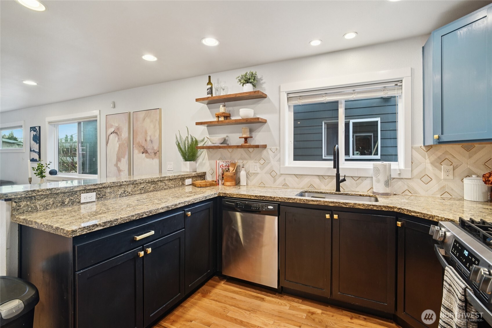 926 N 96th Street , Seattle, WA 98103